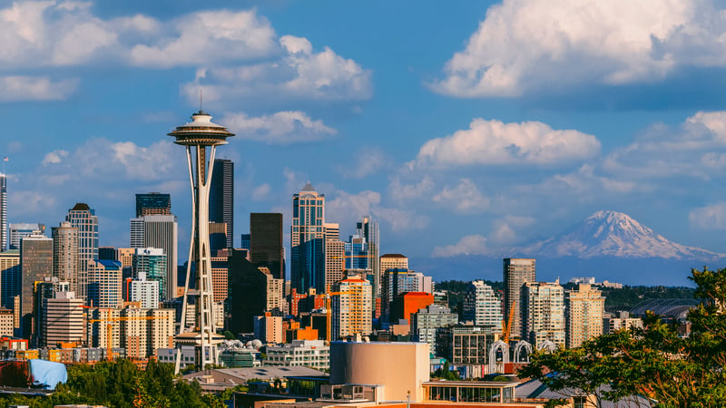 Seattle, Washington skyline with Mount Rainier in the background